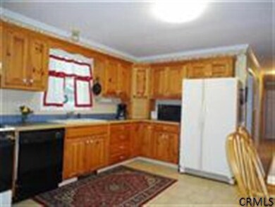 35 Michigan Ave, Rensselaer, NY 12144 - photo 4