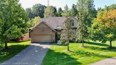 7065 Deerwood Trail unit 27, West Bloomfield, MI 48323 - photo 2