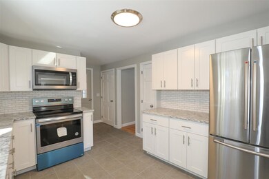 36 Wire Rd, MerriMacK, NH 03054 - photo 4