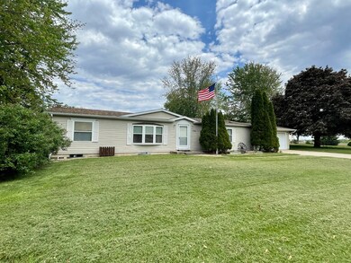 104 W Sycamore St, Malden, IL 61337 - photo 2