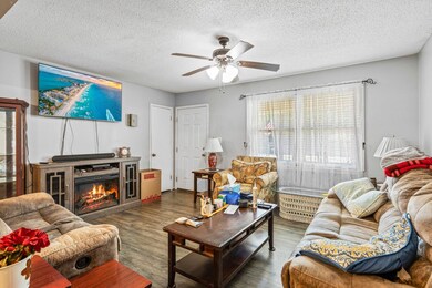 215 Forrest Pkwy, Crestview, FL 32539 - photo 2