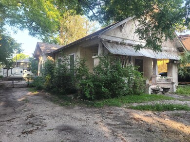 1236 Columbia St, Houston, TX 77008 - photo 2