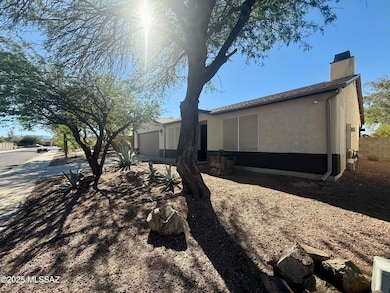 8667 N Golden Moon Way, Tucson, AZ 85743 - photo 3