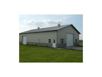 Outbuilding with concrete floor, electricity, heat