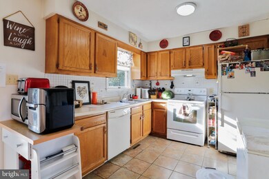 315 Little Sorrel Dr, Strasburg, VA 22657 - photo 5