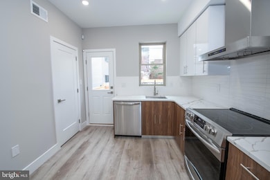 2213 Emerald St, Philadelphia, PA 19125 - photo 5