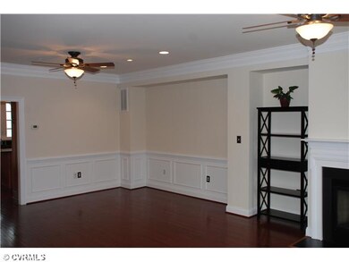 Living Room - 9  high ceilings!