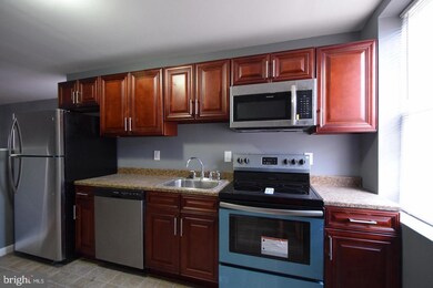 209 N Milton Ave, Baltimore, MD 21224 - photo 4