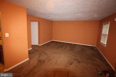 2145 N Anvil Ln, Temple Hills, MD 20748 - photo 4