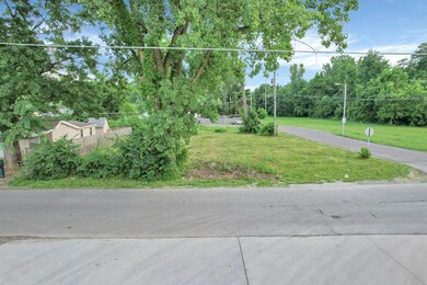 2-web-or-mls-4741-groves-rd