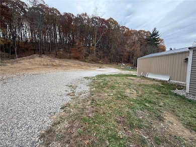 426 Mccrea Ave, Dennison, OH 44621 - photo 4