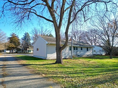 530 3rd St E, Hector, MN 55342 - photo 5