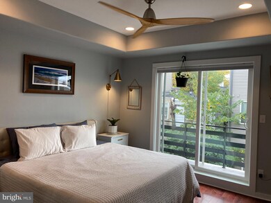 2242 Reed St, Philadelphia, PA 19146 - photo 4