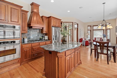 2202 Midland View Ct N, Saint Paul, MN 55113 - photo 5