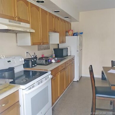 409 SW 8th St, Hallandale Beach, FL 33009 - photo 3