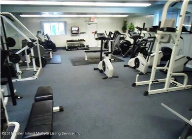 (5) Gym