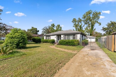 4705 Los Angeles St, Houston, TX 77026 - photo 2