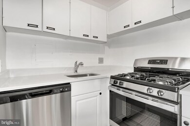 Claridge House unit 905 N, Washington, DC 20037 - photo 6