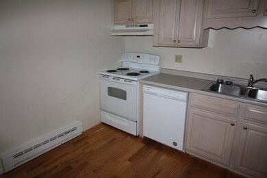 73 E Broadway unit H, Derry, NH 03038 - photo 2
