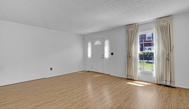 6-web-or-mls-1085-hardesty-pl-e