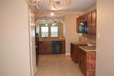 8819 Spurflower Path Ln, Houston, TX 77075 - photo 6