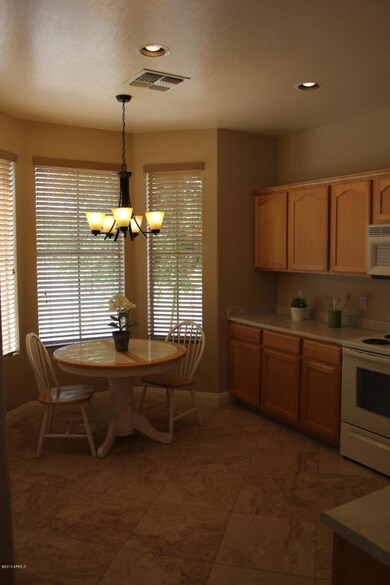 Eat In Kitchen Option