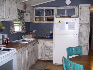 519 E River St unit 116, Orange, MA 01364 - photo 5