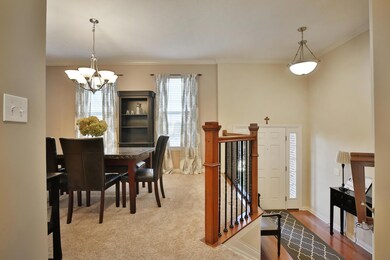 Dining room/foyer