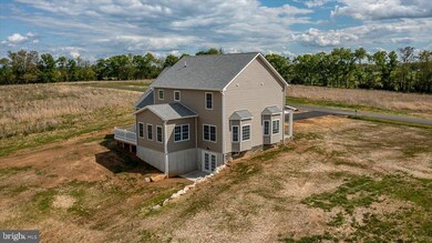 333 Eiderdown Dr, Martinsburg, WV 25404 - photo 2