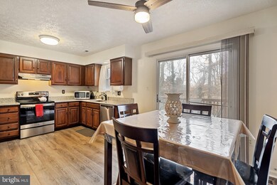 7708 Wolford Way, Lorton, VA 22079 - photo 6