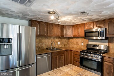 6431 Lamplighter Ridge, Glen Burnie, MD 21061 - photo 5