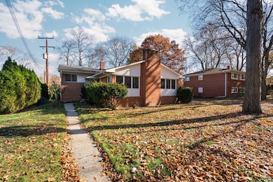 2219 Needham Rd, Ann Arbor, MI 48104 - photo 2