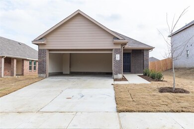 1703 Oriole St, Ennis, TX 75119 - photo 2