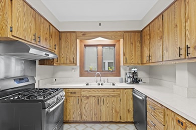 1110 N Ash St, Waukegan, IL 60085 - photo 7