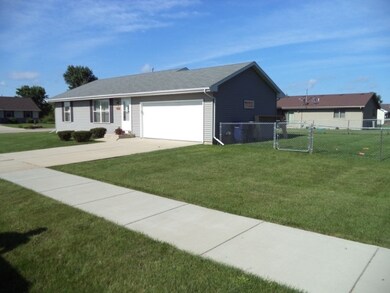 2344 S Chatham St, Janesville, WI 53546 - photo 3