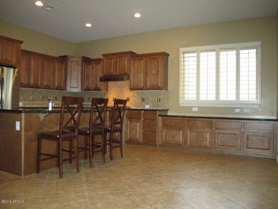 BREAKFAST BAR & CASUAL DINING AREA