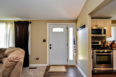 2130 Kingston Rd, Waukegan, IL 60087 - photo 7