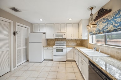 11711 Memorial Dr unit 545, Houston, TX 77024 - photo 6