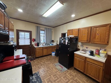 7 Kitchen