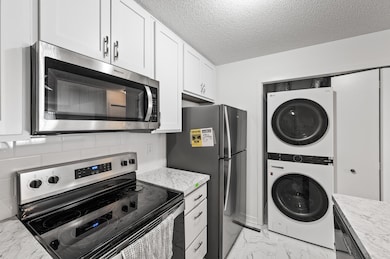 8526 S Maplebrook Cir, Brooklyn Park, MN 55445 - photo 6