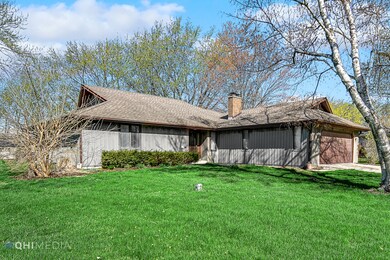 10S190 Alago Rd, Naperville, IL 60564 - photo 2