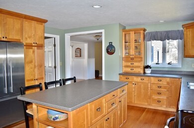 283 Johnny Appleseed Ln, Leominster, MA 01453 - photo 6