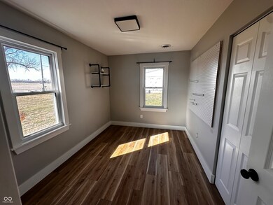 5061 N 200 W, Columbus, IN 47201 - photo 6