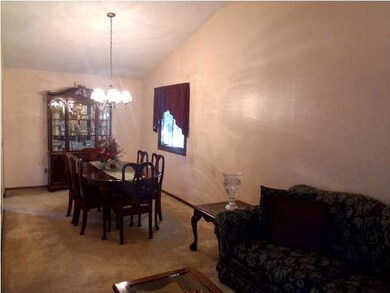 Formal Dinning Room Space to Add Extra Table Leave