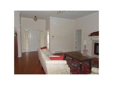 Very entertaining & spacious 30x18 great room.