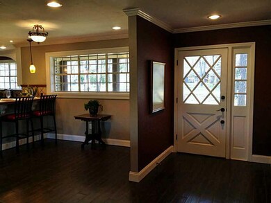 Entry/Foyer.