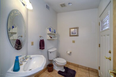 007_Pool Bathroom
