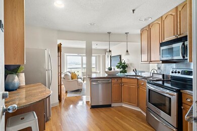 Edgewater Place Condominiums unit 511, Quincy, MA 02171 - photo 3