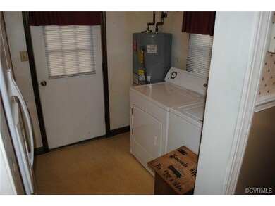 Laundry room with washer and dryer hookups and acc