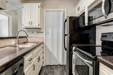 12027 W 58th Place unit F, Shawnee, KS 66216 - photo 4